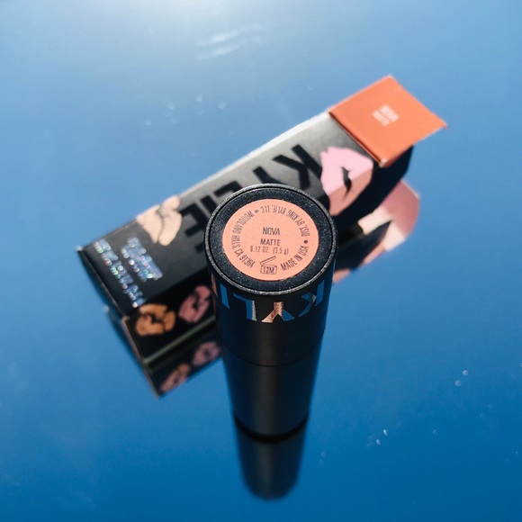 NOVA Kylie Cosmetics Matte Lipstick - Picture 2 of 10